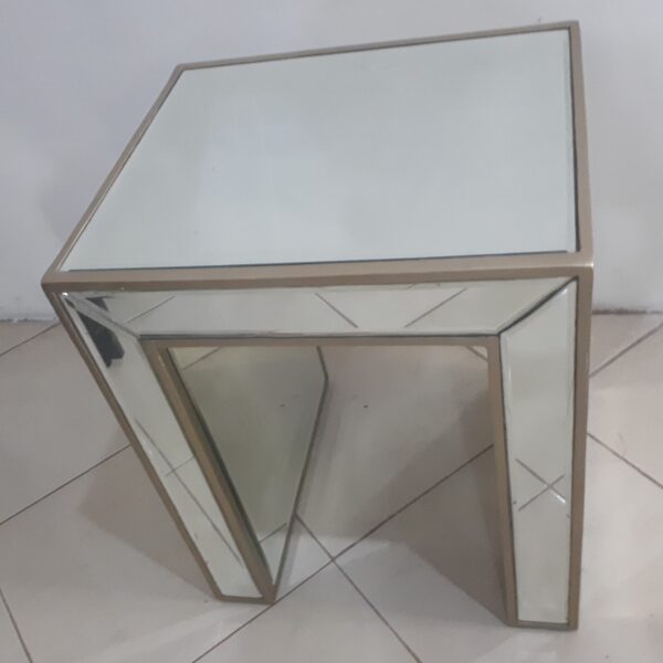 0102003 Bed Table