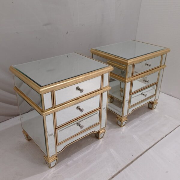 0102004 Nakas Mirror Table
