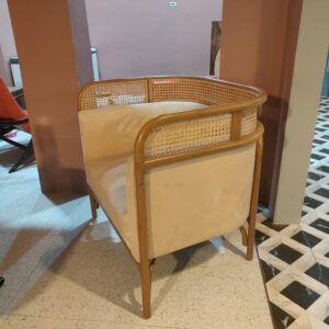 Natural Wooden Chair White Cover 0105001